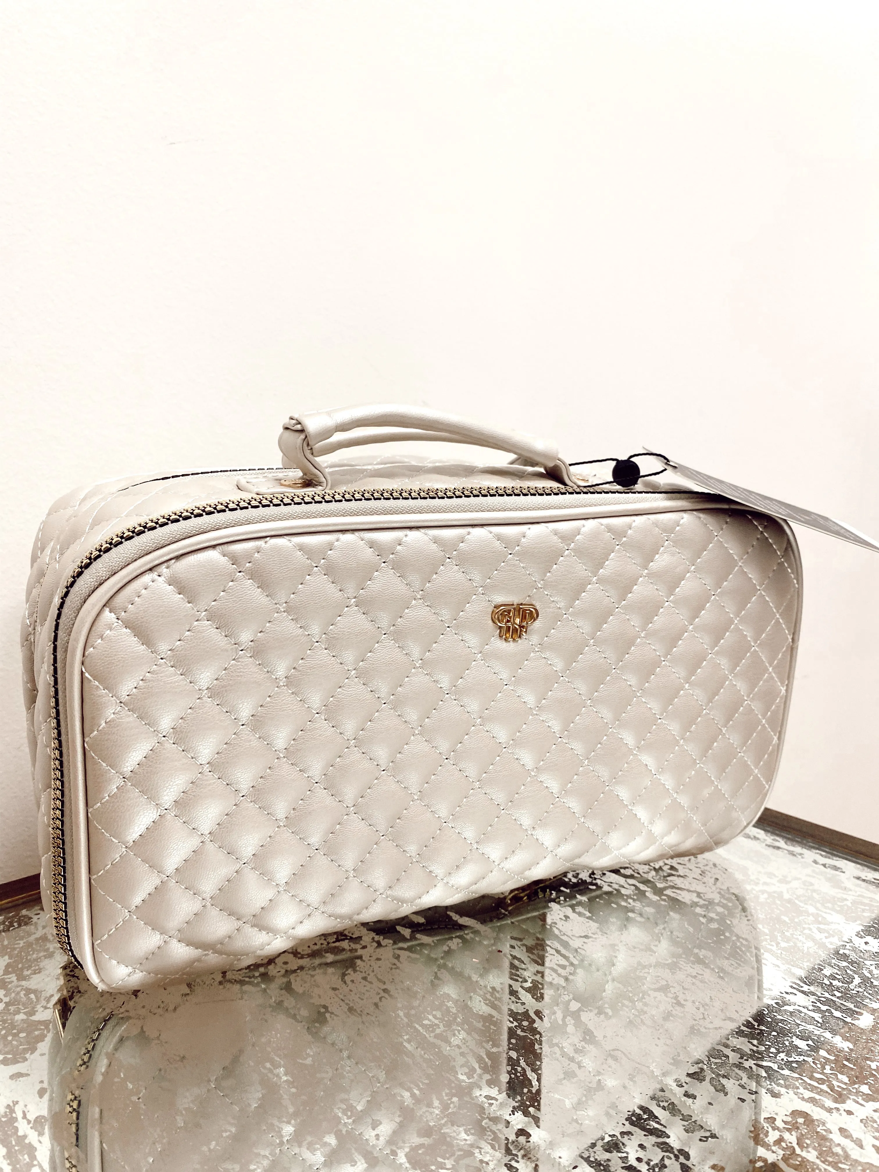 Amour Travel Case - White Gold Quilted
