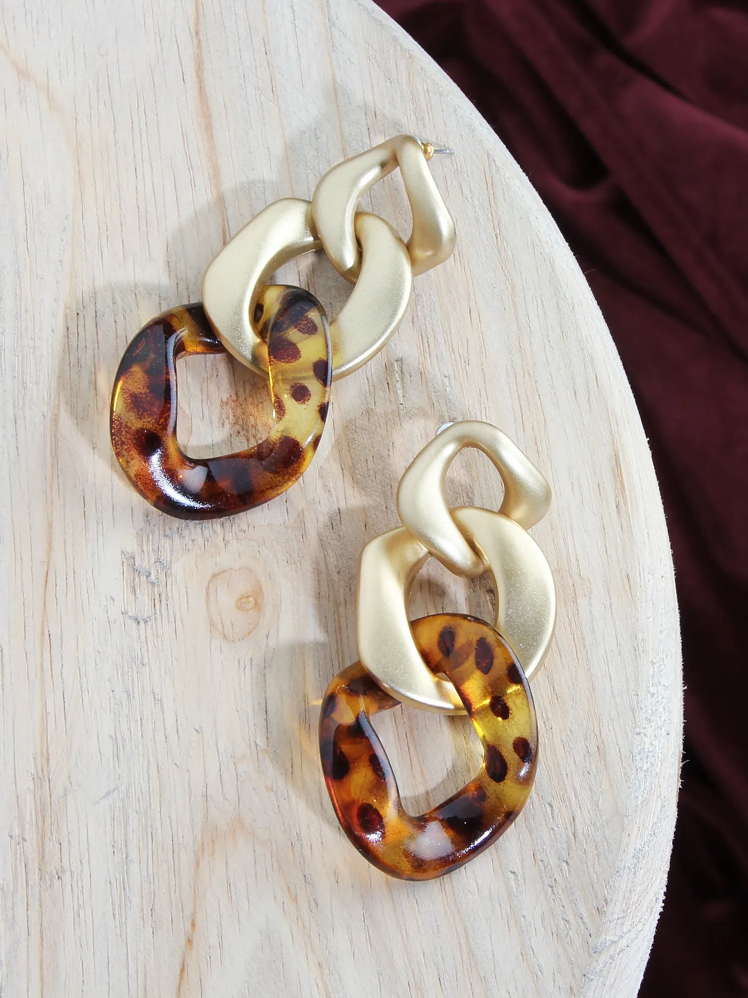 Chain Interlock Brown Earrings